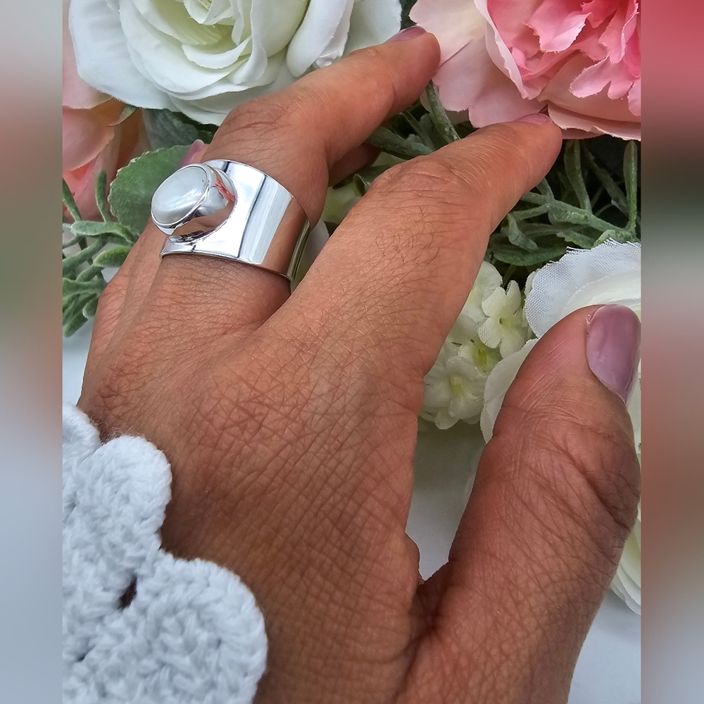 🥰 MODERN PEARL RING - Picture 2 of 10